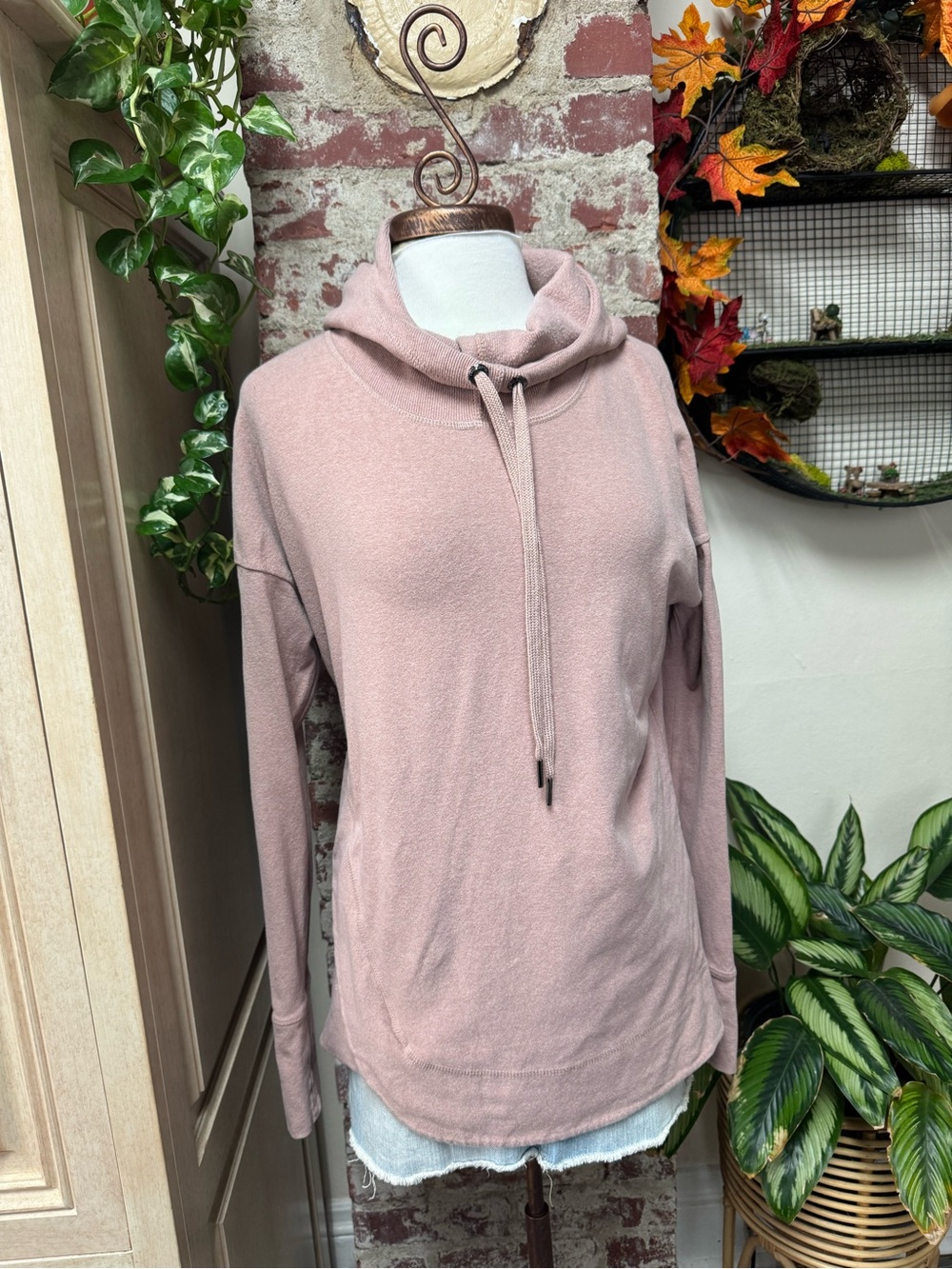 Sporty Outdoor Soft Loungewear Hoodie Medium
